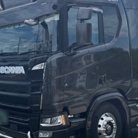 トレーラーヘッド